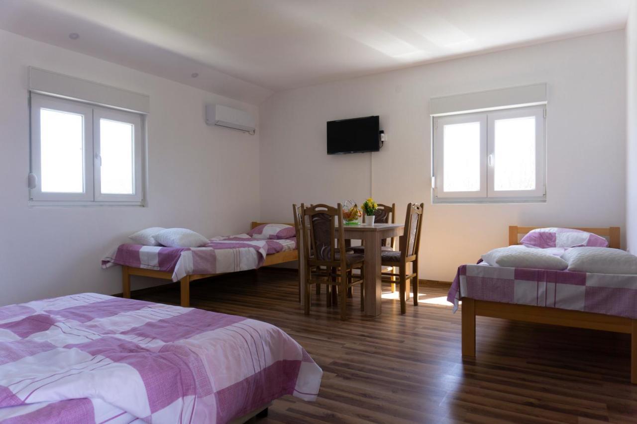Apartmani Matej Требинье Экстерьер фото
