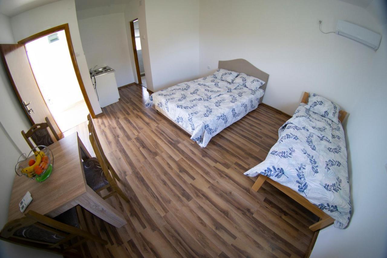 Apartmani Matej Требинье Экстерьер фото